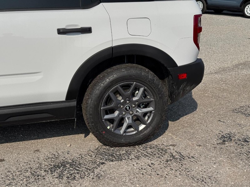 Ford Bronco Sport Vehicle Full-screen Gallery Image 11