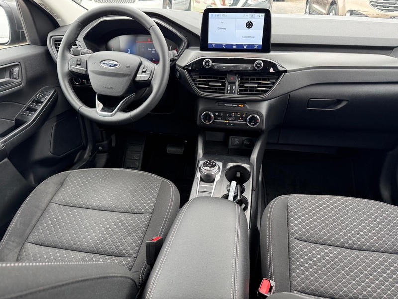 Ford Escape Vehicle Full-screen Gallery Image 15