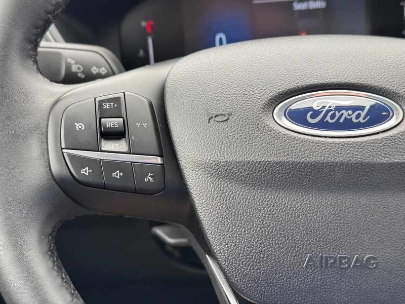 Ford Escape Vehicle Full-screen Gallery Image 20