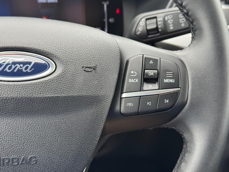 Ford Escape Vehicle Full-screen Gallery Image 21