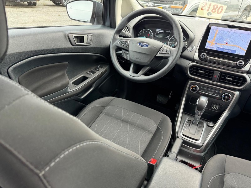 Ford EcoSport Vehicle Full-screen Gallery Image 15