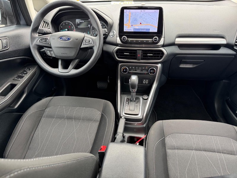 Ford EcoSport Vehicle Full-screen Gallery Image 16