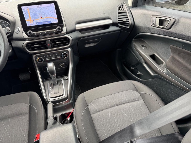 Ford EcoSport Vehicle Full-screen Gallery Image 17