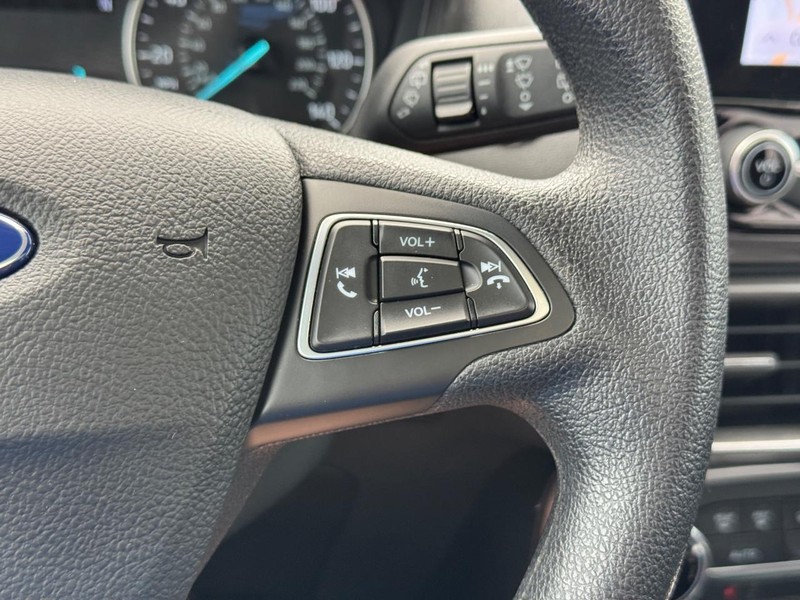 Ford EcoSport Vehicle Full-screen Gallery Image 22