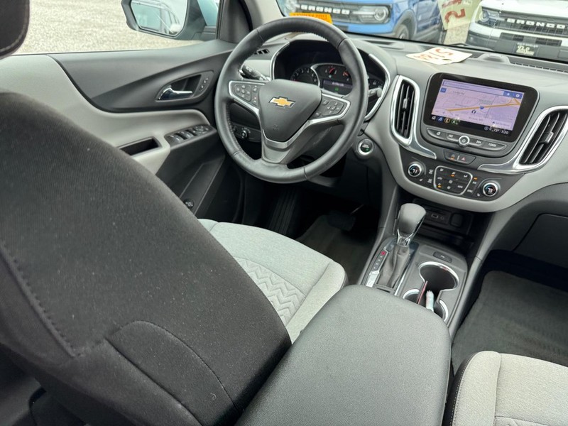 Chevrolet Equinox Vehicle Full-screen Gallery Image 14
