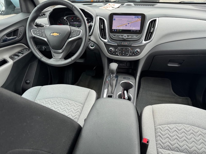Chevrolet Equinox Vehicle Full-screen Gallery Image 15
