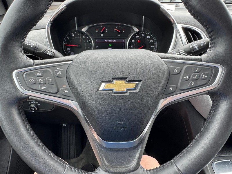 Chevrolet Equinox Vehicle Full-screen Gallery Image 19