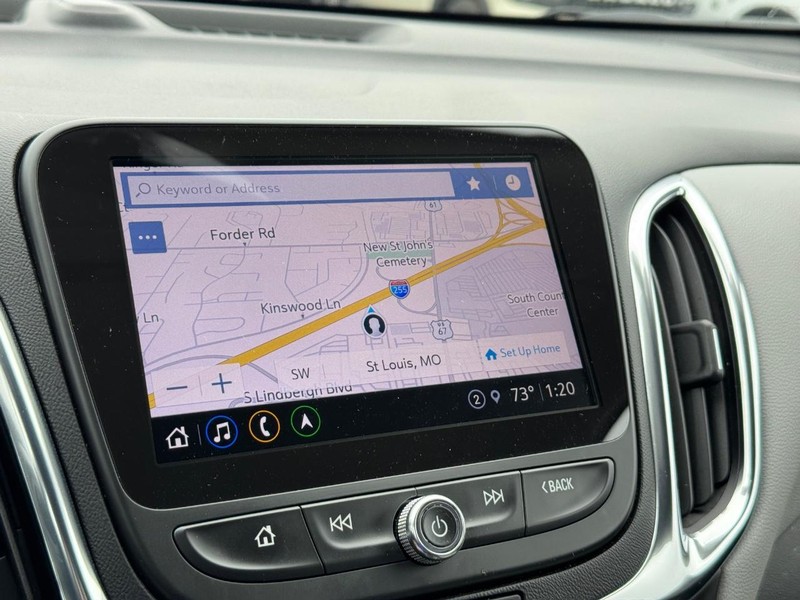 Chevrolet Equinox Vehicle Full-screen Gallery Image 22