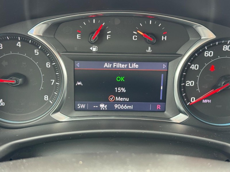Chevrolet Equinox Vehicle Full-screen Gallery Image 25