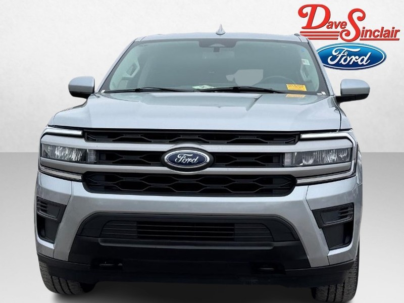 Ford Expedition Max Vehicle Full-screen Gallery Image 02