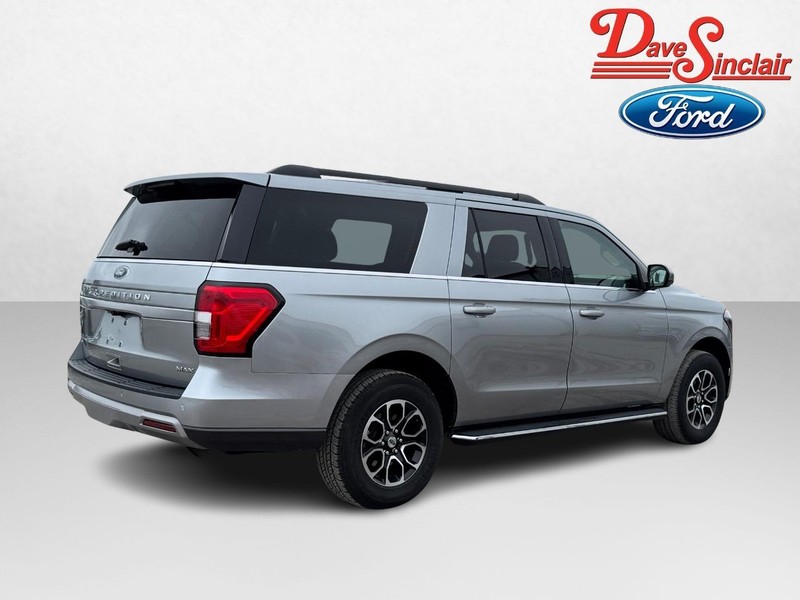 Ford Expedition Max Vehicle Full-screen Gallery Image 07