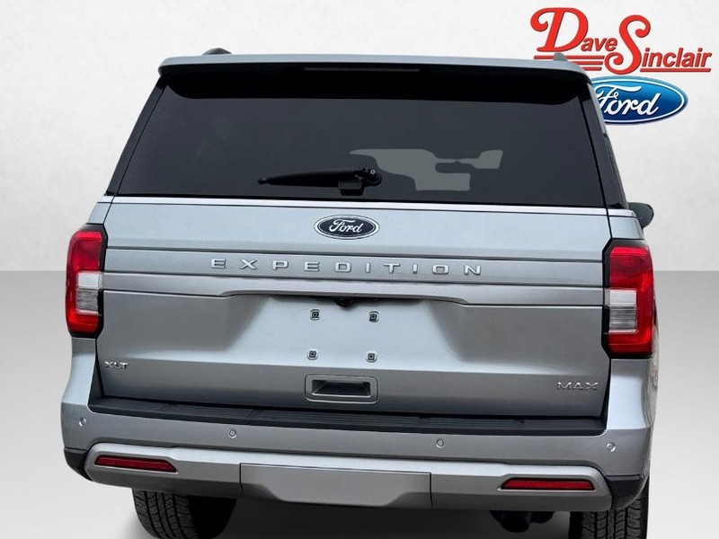 Ford Expedition Max Vehicle Full-screen Gallery Image 08