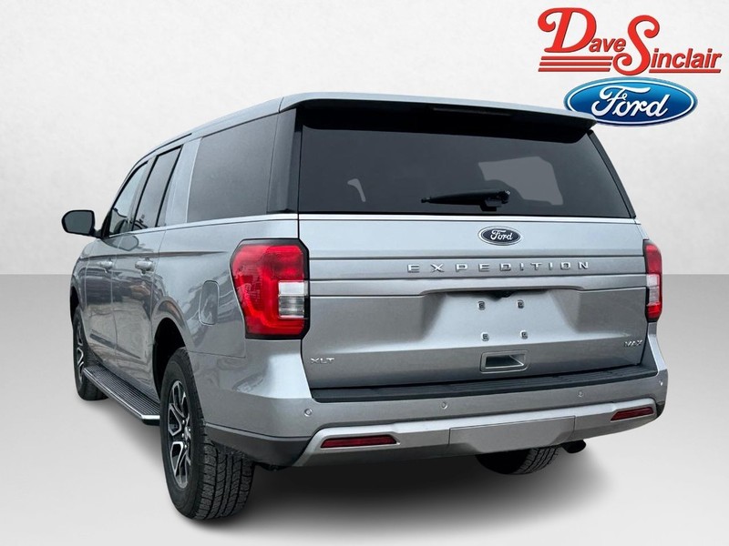 Ford Expedition Max Vehicle Full-screen Gallery Image 09