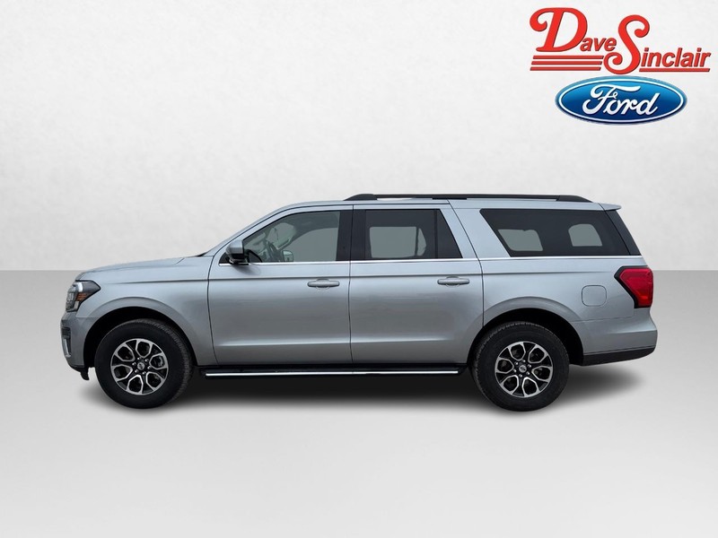Ford Expedition Max Vehicle Full-screen Gallery Image 10