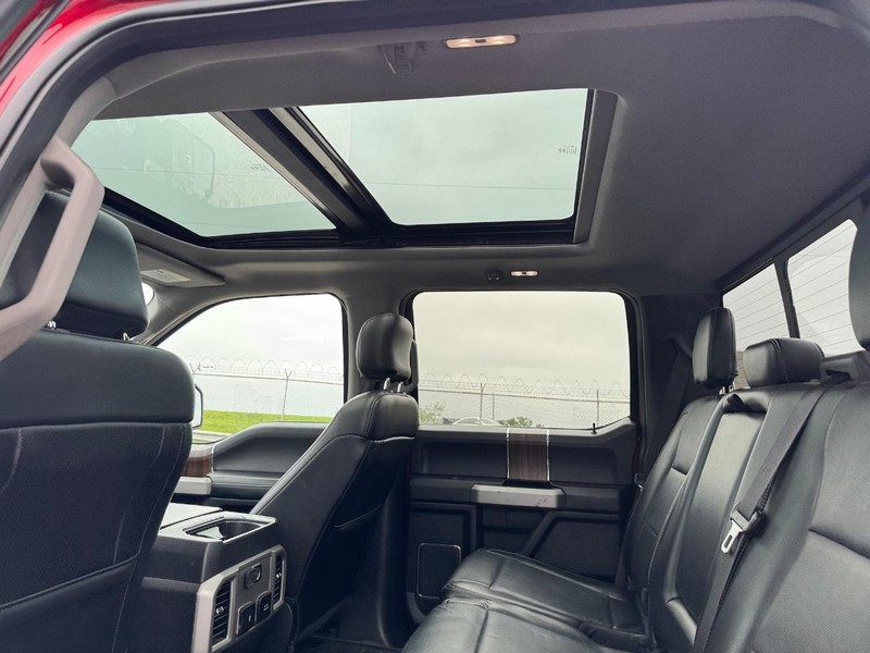 Ford F-150 Vehicle Full-screen Gallery Image 13