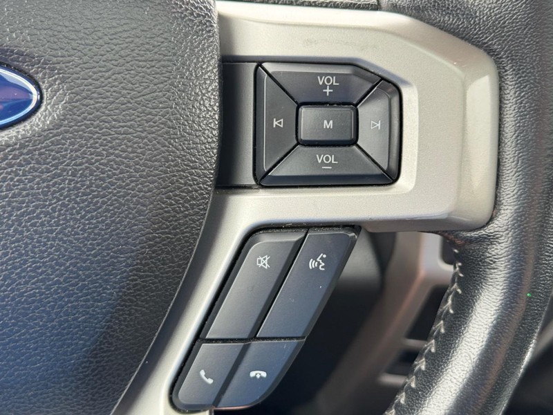 Ford F-150 Vehicle Full-screen Gallery Image 23