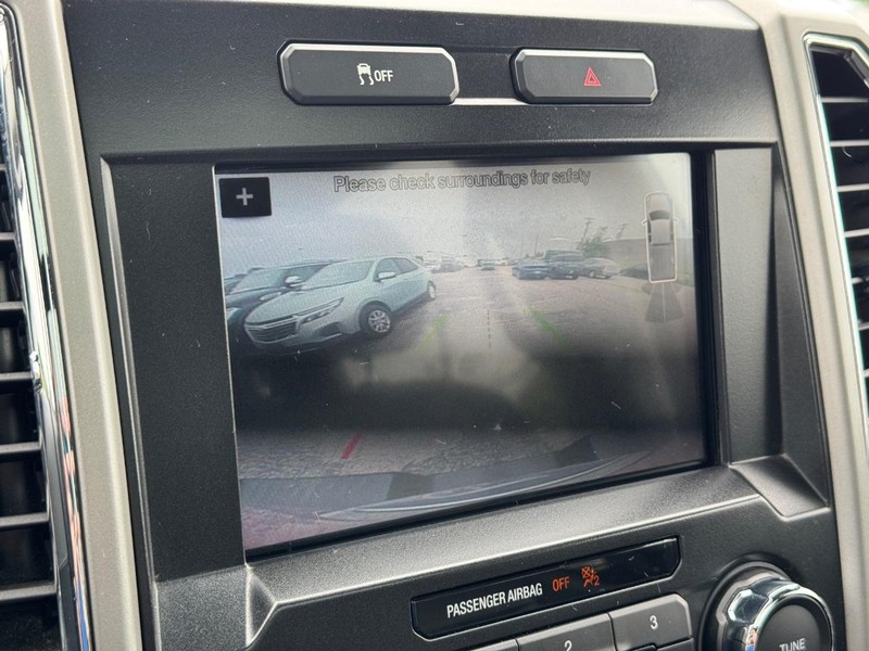 Ford F-150 Vehicle Full-screen Gallery Image 26