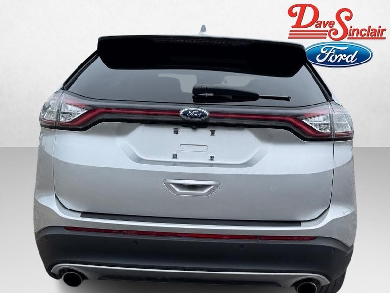 Ford Edge Vehicle Full-screen Gallery Image 08