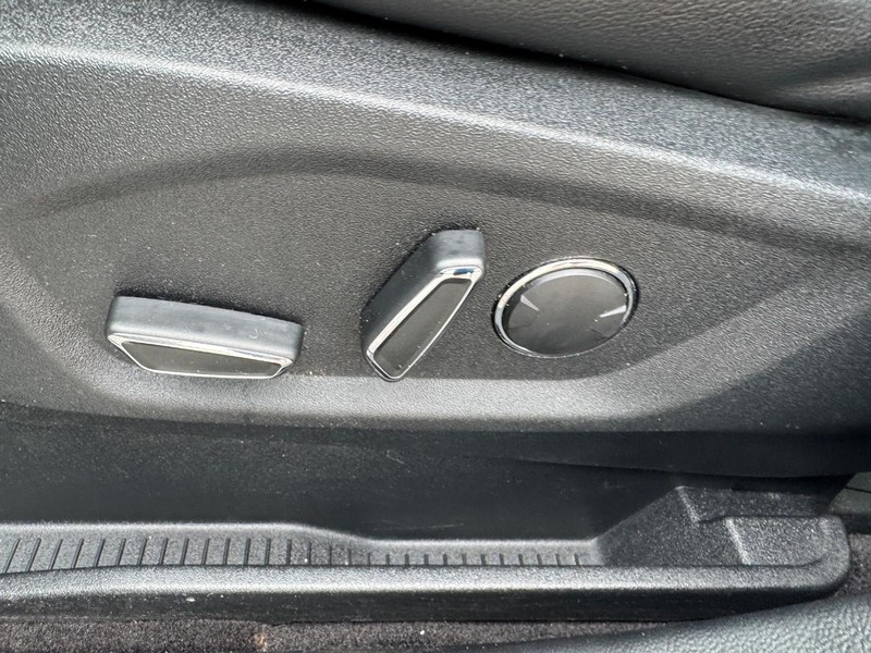 Ford Edge Vehicle Full-screen Gallery Image 19