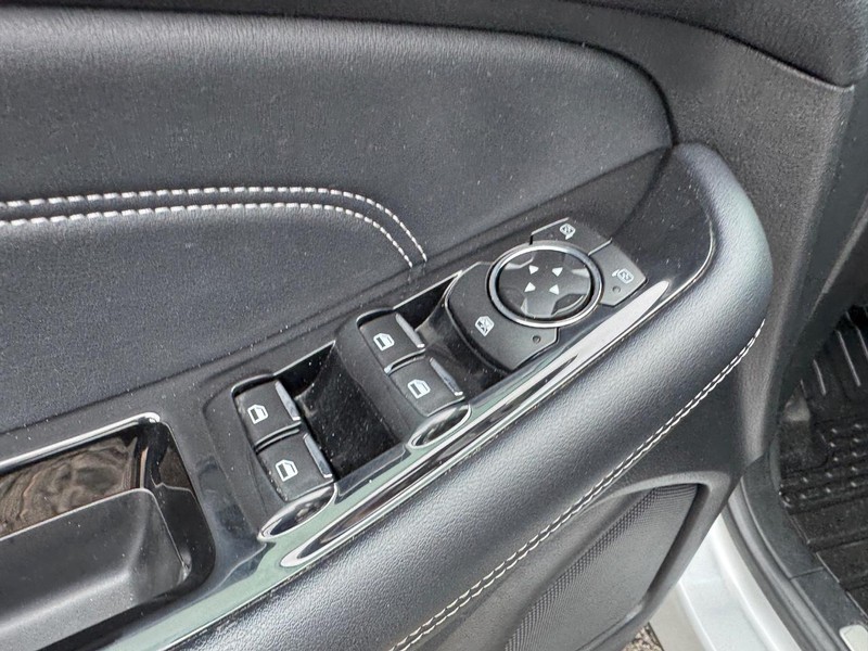 Ford Edge Vehicle Full-screen Gallery Image 20