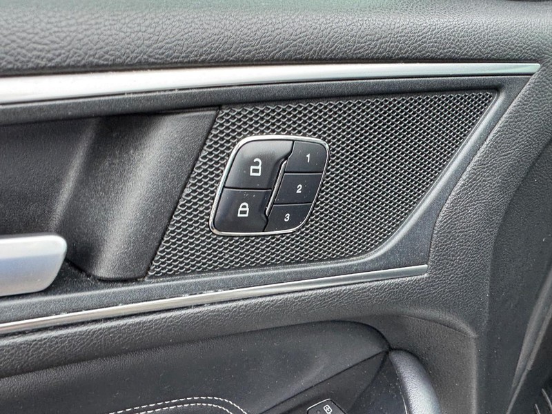 Ford Edge Vehicle Full-screen Gallery Image 21