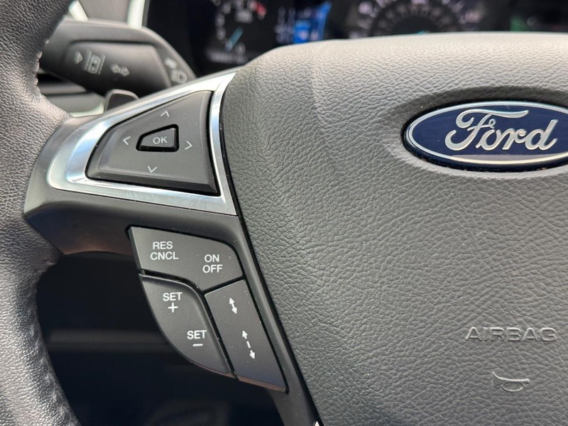 Ford Edge Vehicle Full-screen Gallery Image 23