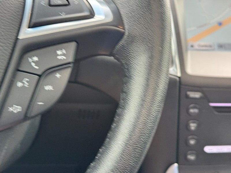 Ford Edge Vehicle Full-screen Gallery Image 24