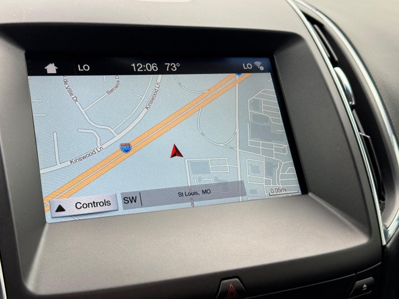 Ford Edge Vehicle Full-screen Gallery Image 25