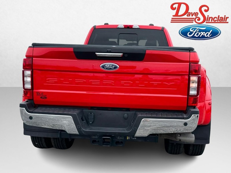 Ford Super Duty F-350 DRW Vehicle Full-screen Gallery Image 08