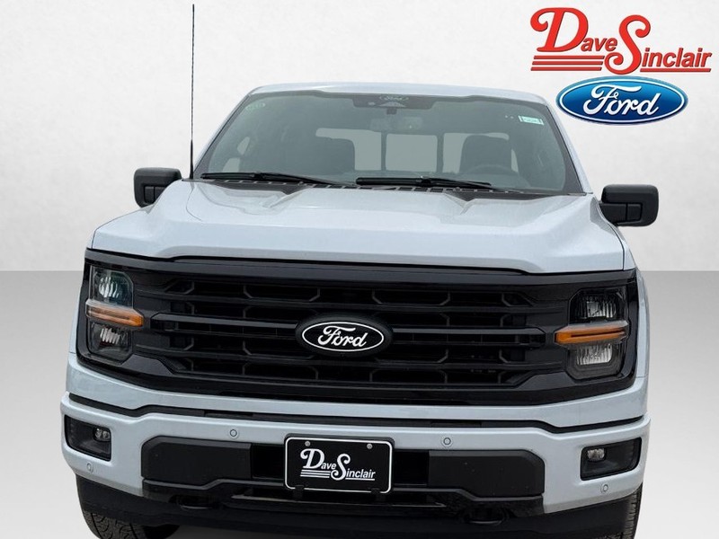 Ford F-150 Vehicle Full-screen Gallery Image 02