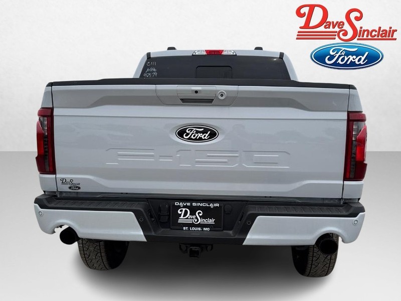 Ford F-150 Vehicle Full-screen Gallery Image 08