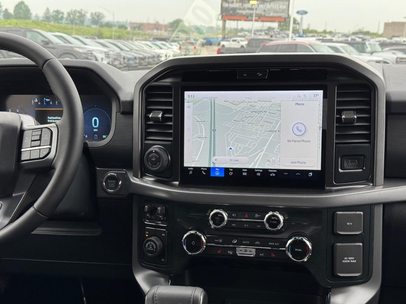 Ford F-150 Vehicle Full-screen Gallery Image 15