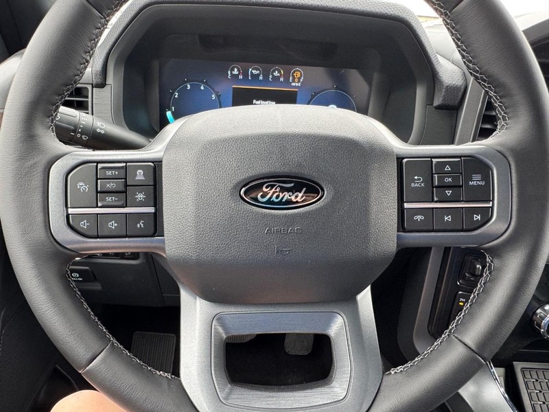 Ford F-150 Vehicle Full-screen Gallery Image 19