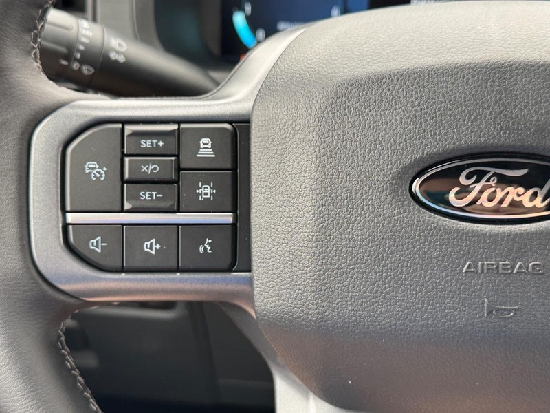 Ford F-150 Vehicle Full-screen Gallery Image 20