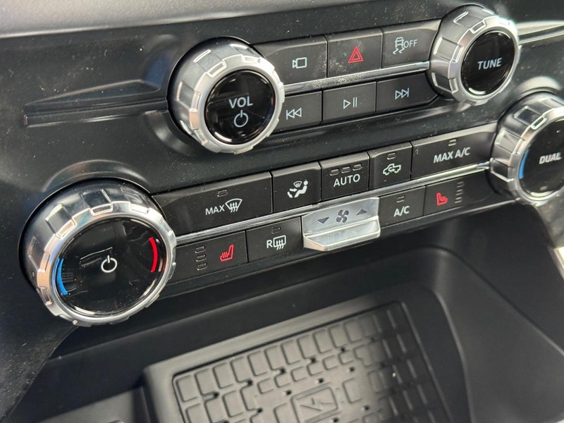 Ford F-150 Vehicle Full-screen Gallery Image 23
