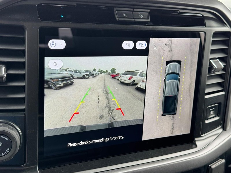 Ford F-150 Vehicle Full-screen Gallery Image 24