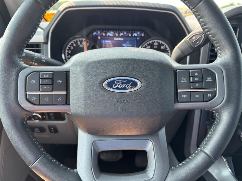 Ford F-150 Vehicle Full-screen Gallery Image 20