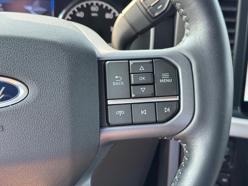Ford F-150 Vehicle Full-screen Gallery Image 22