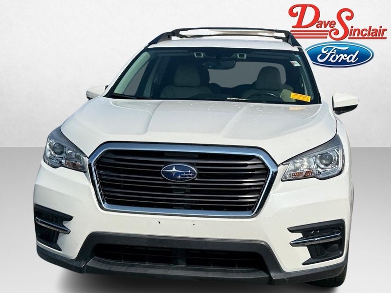 Subaru Ascent Vehicle Full-screen Gallery Image 02