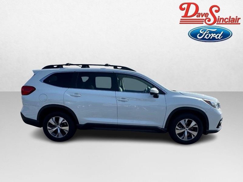 Subaru Ascent Vehicle Full-screen Gallery Image 05