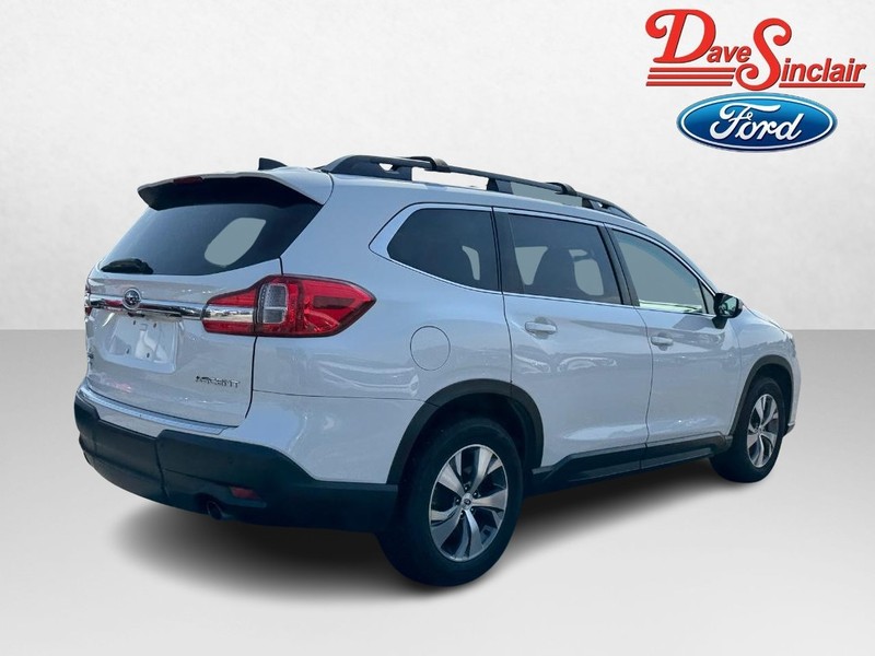 Subaru Ascent Vehicle Full-screen Gallery Image 07
