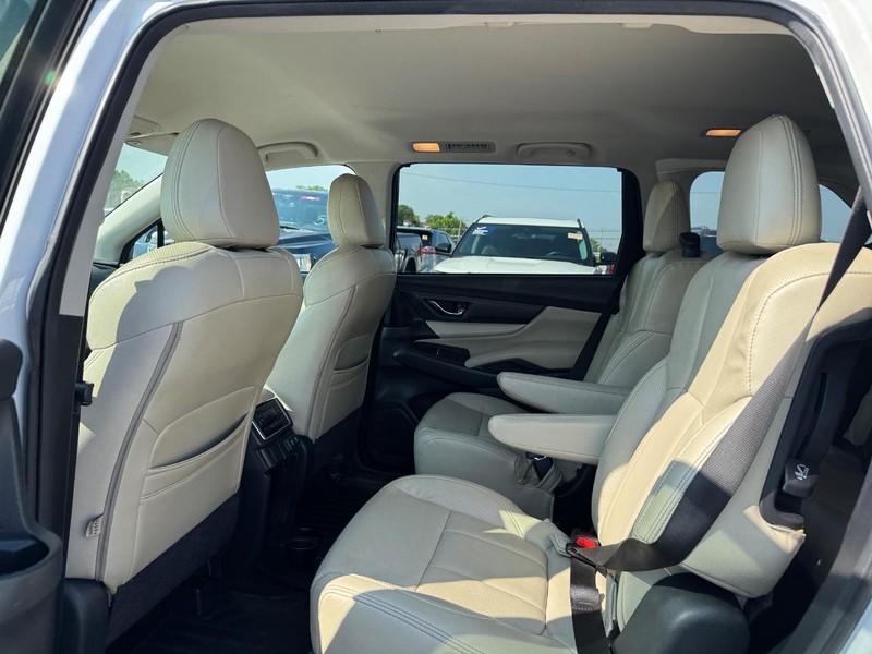 Subaru Ascent Vehicle Full-screen Gallery Image 12