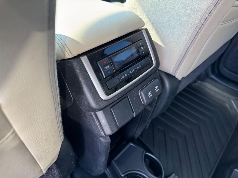 Subaru Ascent Vehicle Full-screen Gallery Image 13