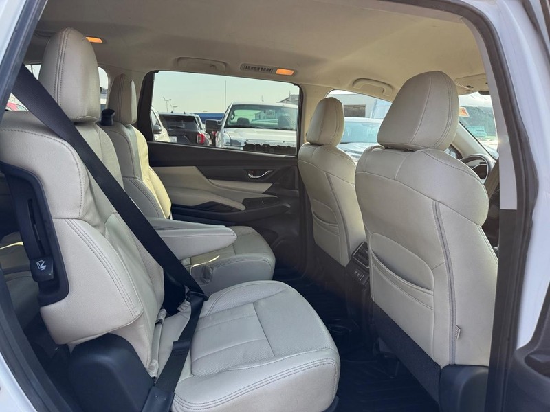 Subaru Ascent Vehicle Full-screen Gallery Image 15
