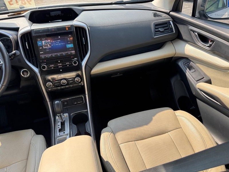 Subaru Ascent Vehicle Full-screen Gallery Image 18