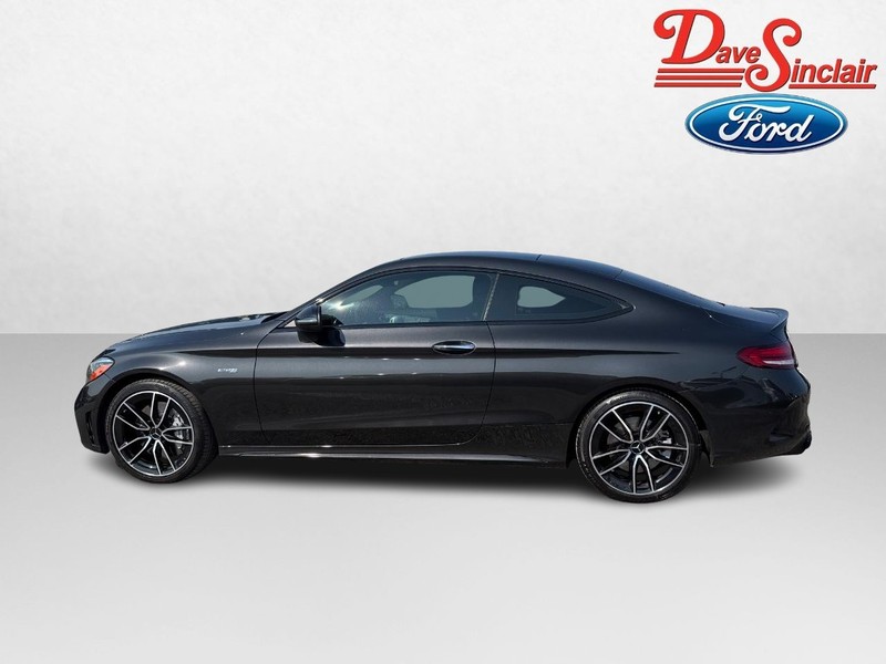 Mercedes-Benz C-Class Vehicle Full-screen Gallery Image 10