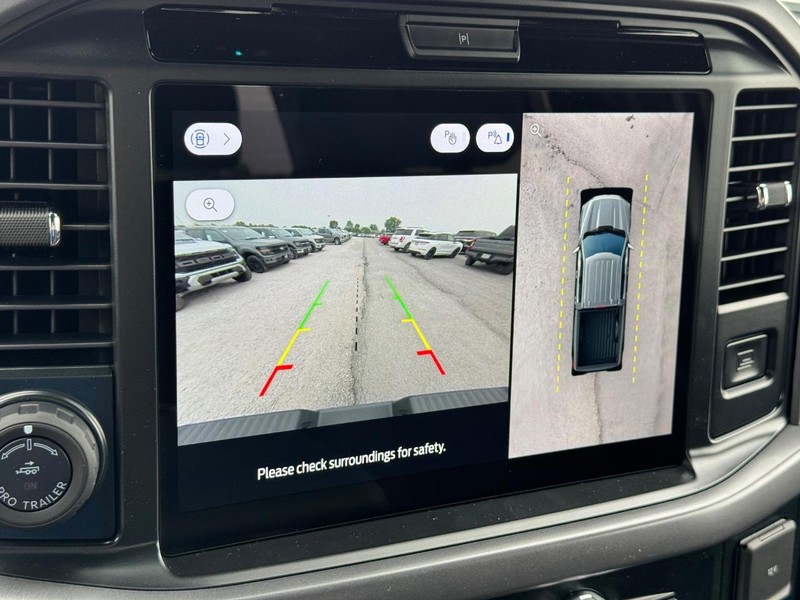 Ford F-150 Vehicle Full-screen Gallery Image 25