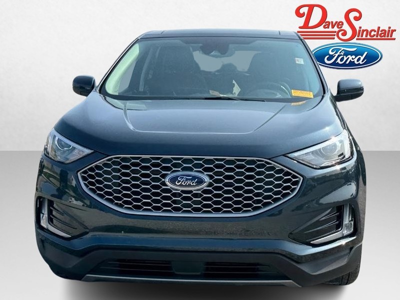 Ford Edge Vehicle Full-screen Gallery Image 02
