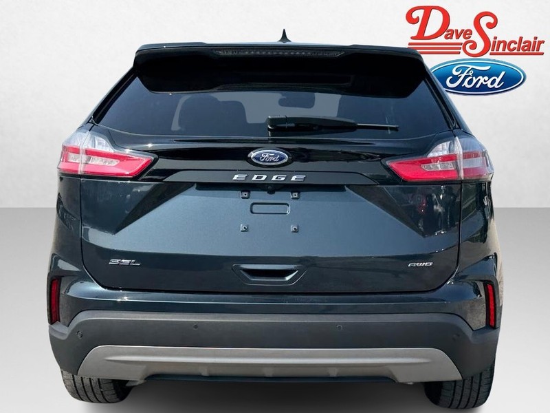 Ford Edge Vehicle Full-screen Gallery Image 08