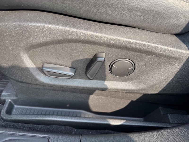 Ford Edge Vehicle Full-screen Gallery Image 18